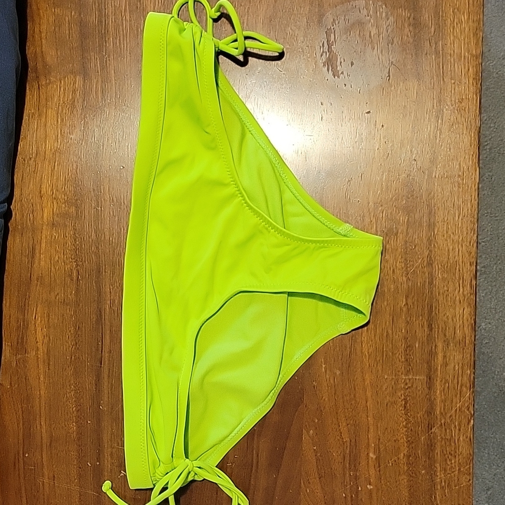 Roxy Bikini - Picture 5 of 8
